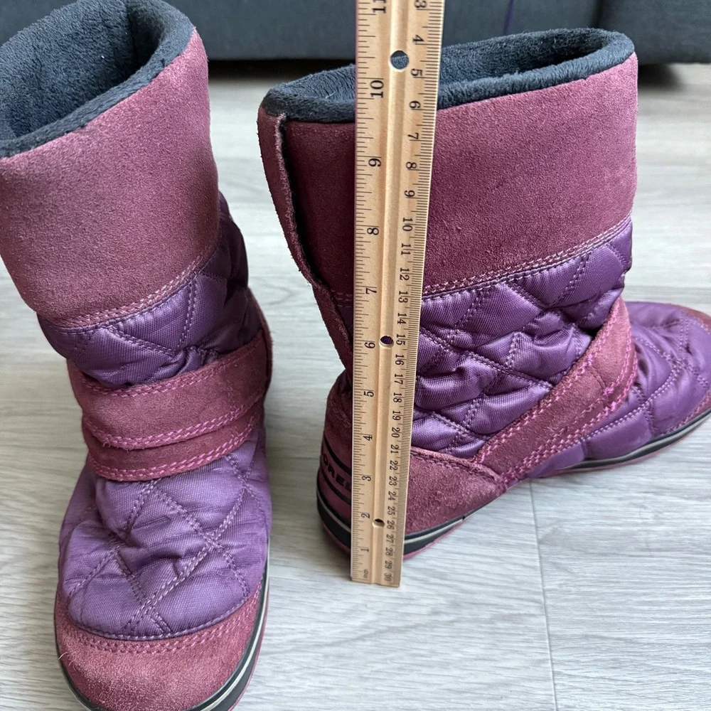 SOREL Glacy Puffy Faux Fur Waterproof Boots Sz 8.5 Plum Suede Harness